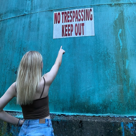 Meet your Posher, Brooke - Picture 2 of 5